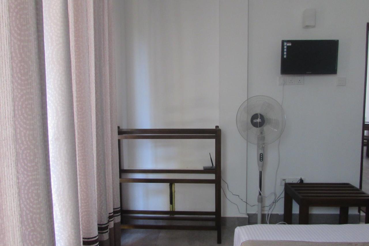 Red Chillies Tourist Inn Κάντι Εξωτερικό φωτογραφία
