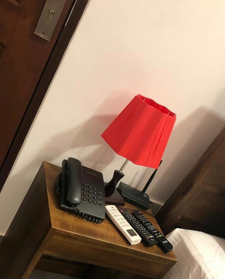Red Chillies Tourist Inn Κάντι Εξωτερικό φωτογραφία
