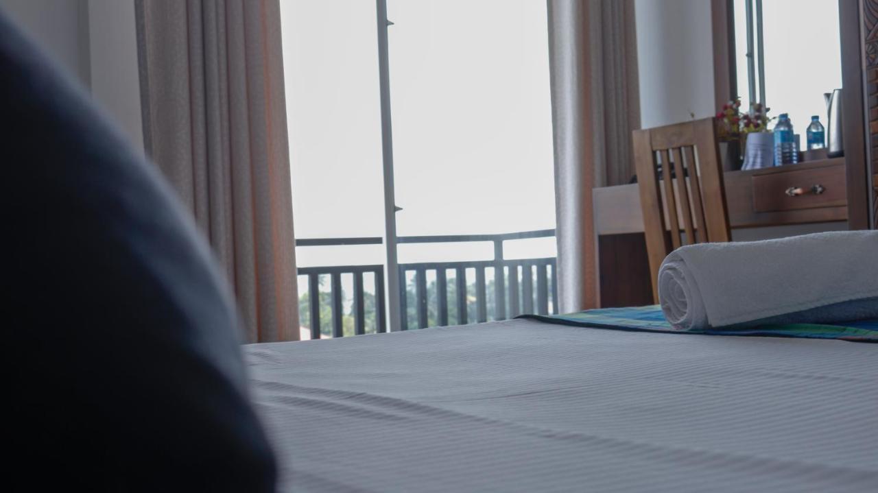 Red Chillies Tourist Inn Κάντι Εξωτερικό φωτογραφία