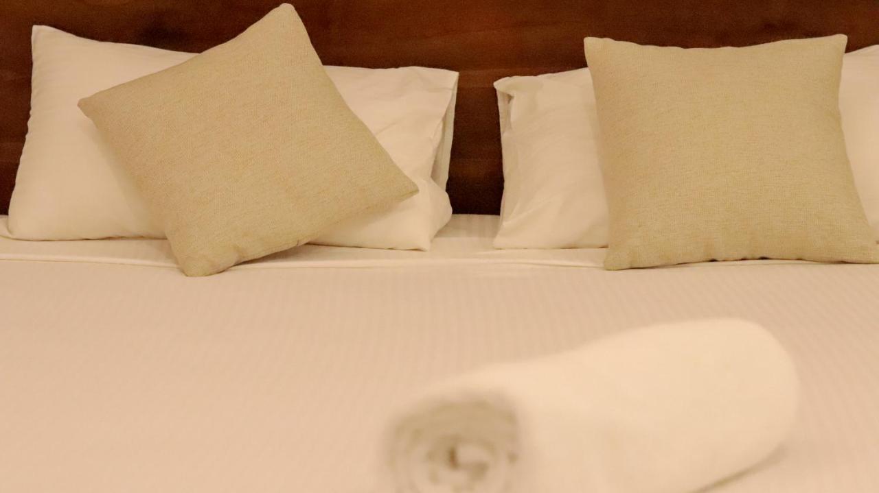 Red Chillies Tourist Inn Κάντι Εξωτερικό φωτογραφία