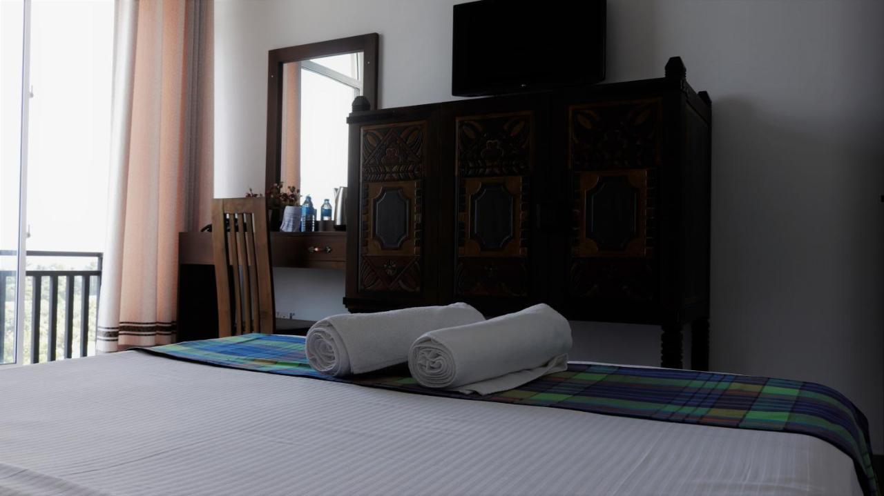 Red Chillies Tourist Inn Κάντι Εξωτερικό φωτογραφία